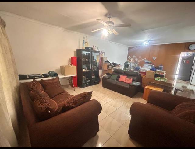 4 BEDROOM TOWNHOUSE FOR SALE IN MEYERVILLE